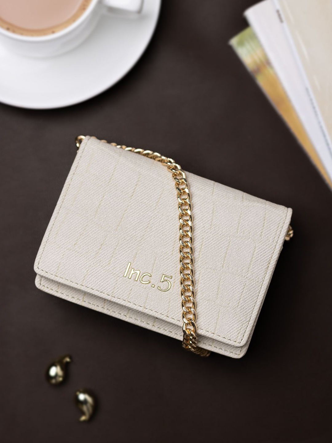 

Inc 5 Women Geometric Textured Card Holder, Cream
