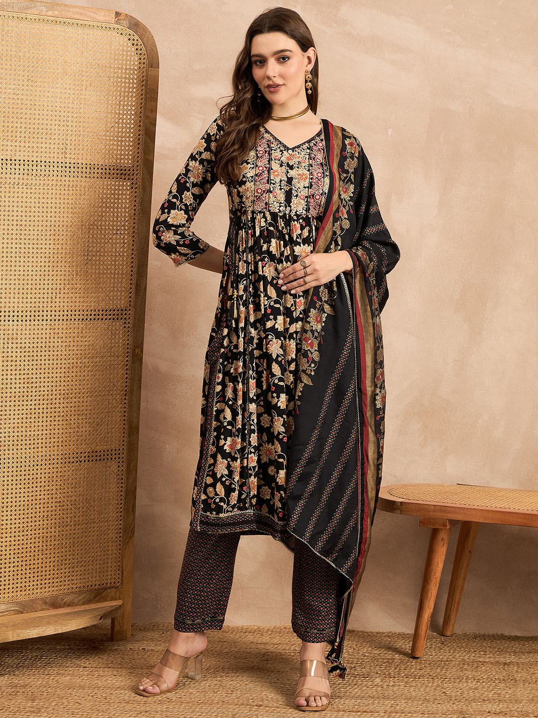 

CHETI Floral Printed V-Neck Thread Work Pleated A-Line Kurta With Trousers & Dupatta, Black