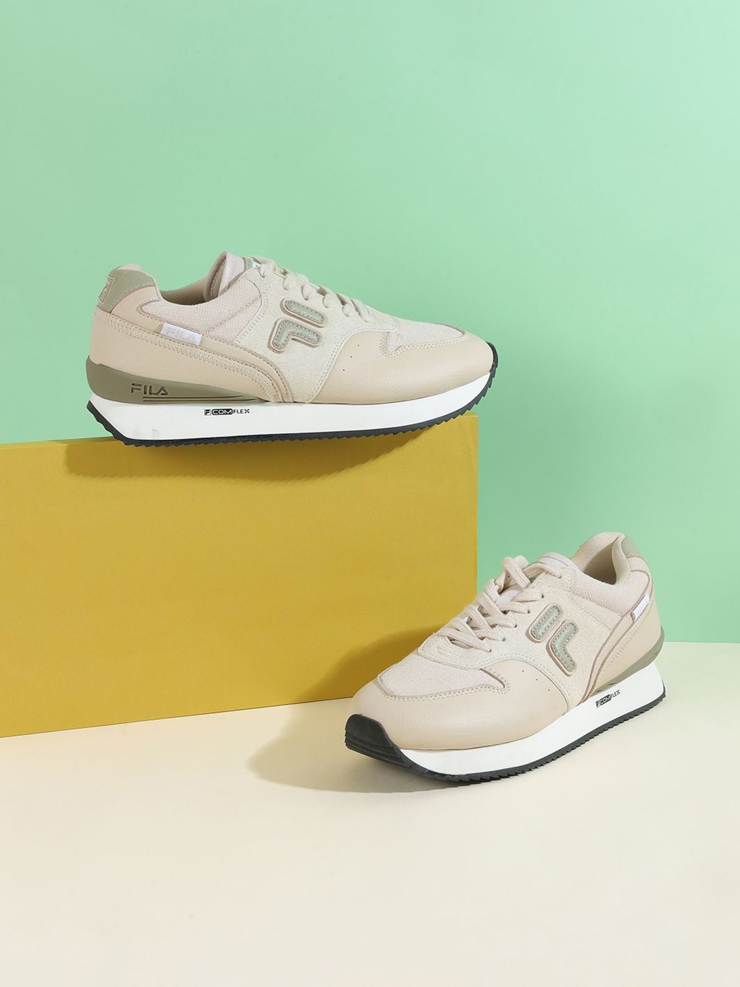 

FILA RETRO-JO TEXTILE Men Lace-Ups Walking Shoes, Beige