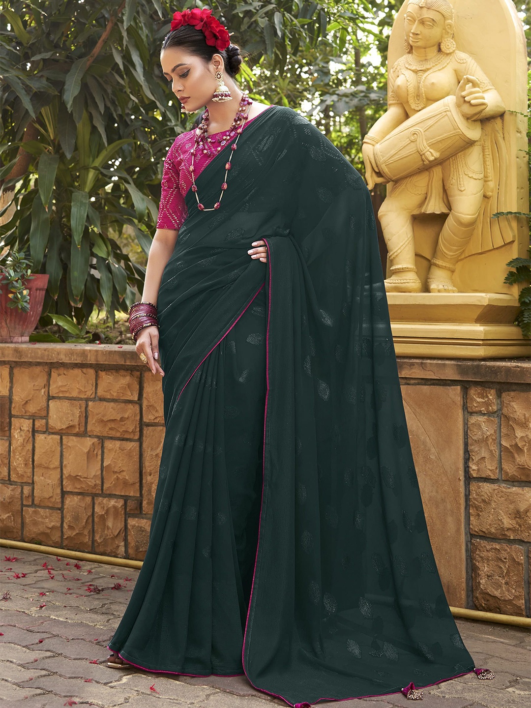 

VIRENDRA TEXTILES Ethnic Motifs Pure Georgette Saree, Green