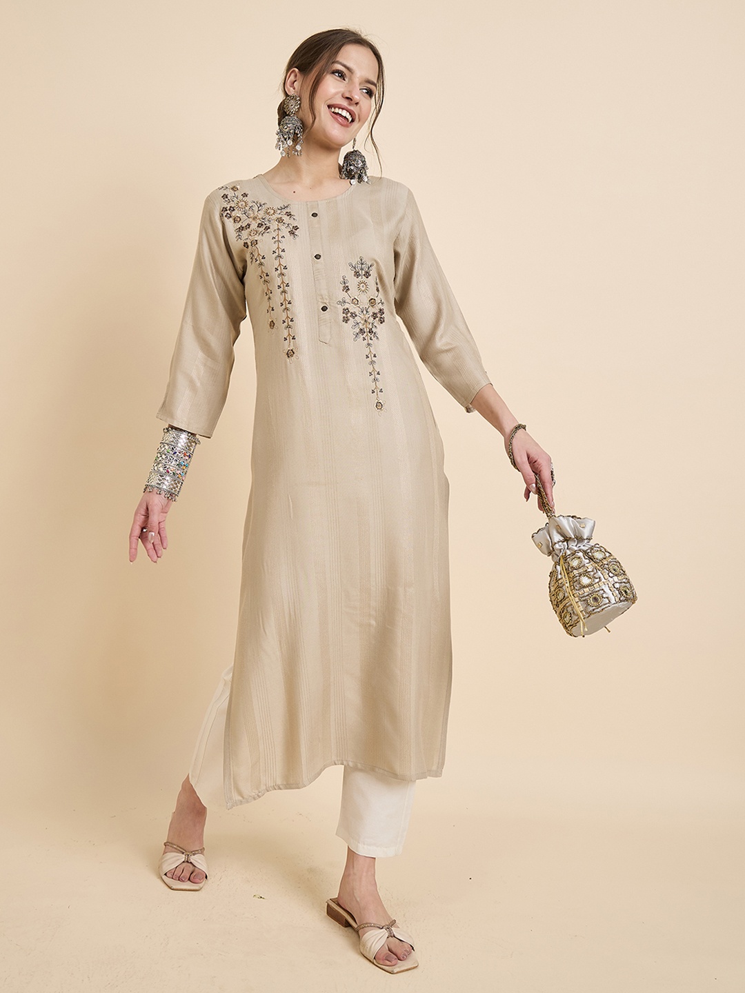 

Anouk Rustic Beige Floral Embroidered Thread Work Round Neck Straight Kurta