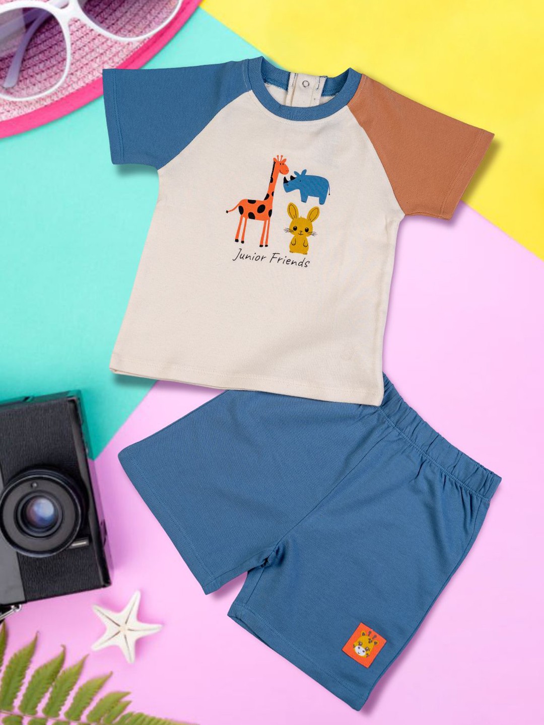 

MeeMee Boys Colourblocked Pure Cotton T-Shirt With Shorts, Blue