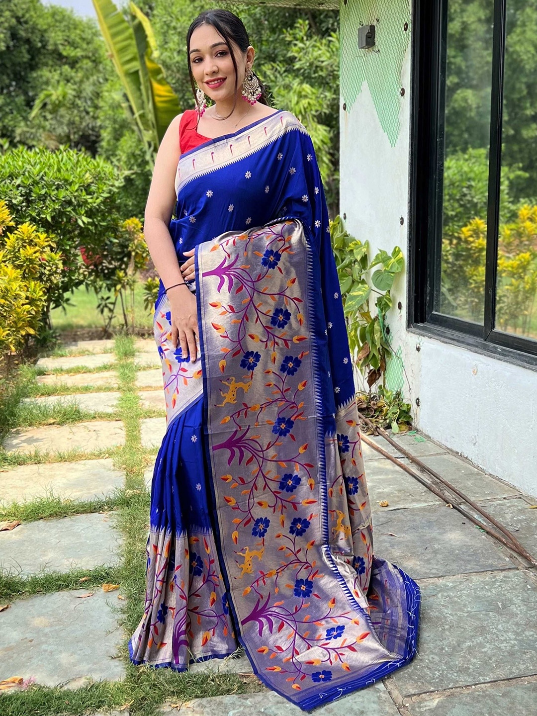 

DIVASTRI Woven Design Zari Paithani Saree, Blue