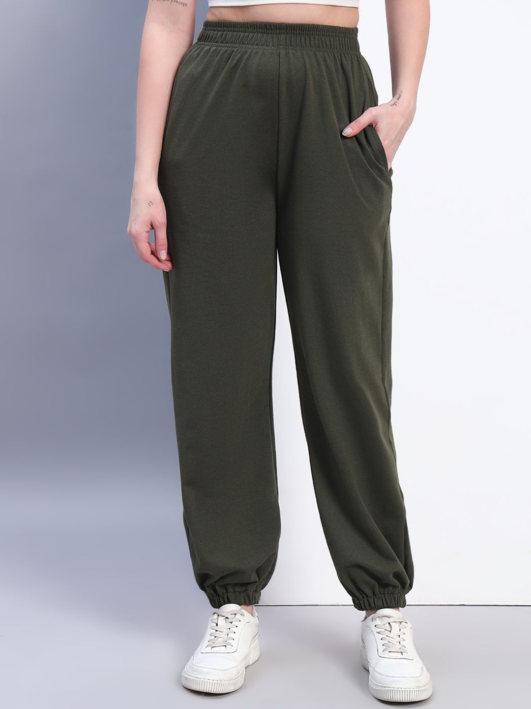 

Q-rious Women Cotton Mid-Rise Joggers Trousers, Olive