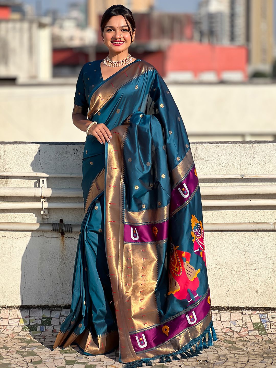 

DIVASTRI Woven Design Zari Paithani Saree, Teal