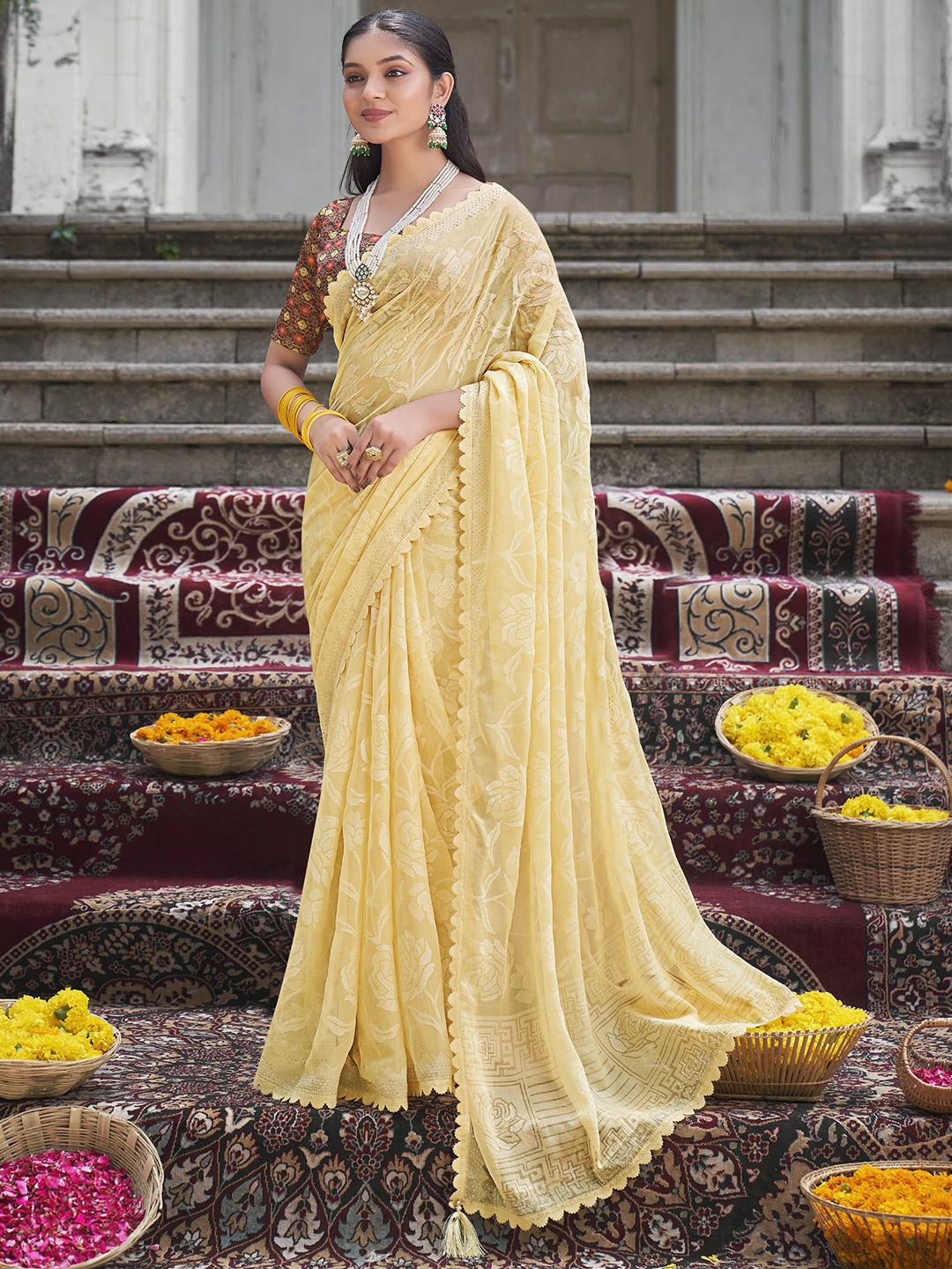 

VIRENDRA TEXTILES Floral Pure Georgette Saree, Yellow