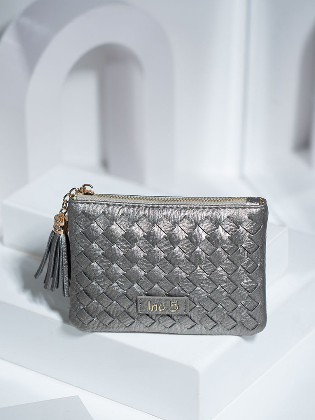 

Inc 5 Women Geometric Textured Card Holder, Grey