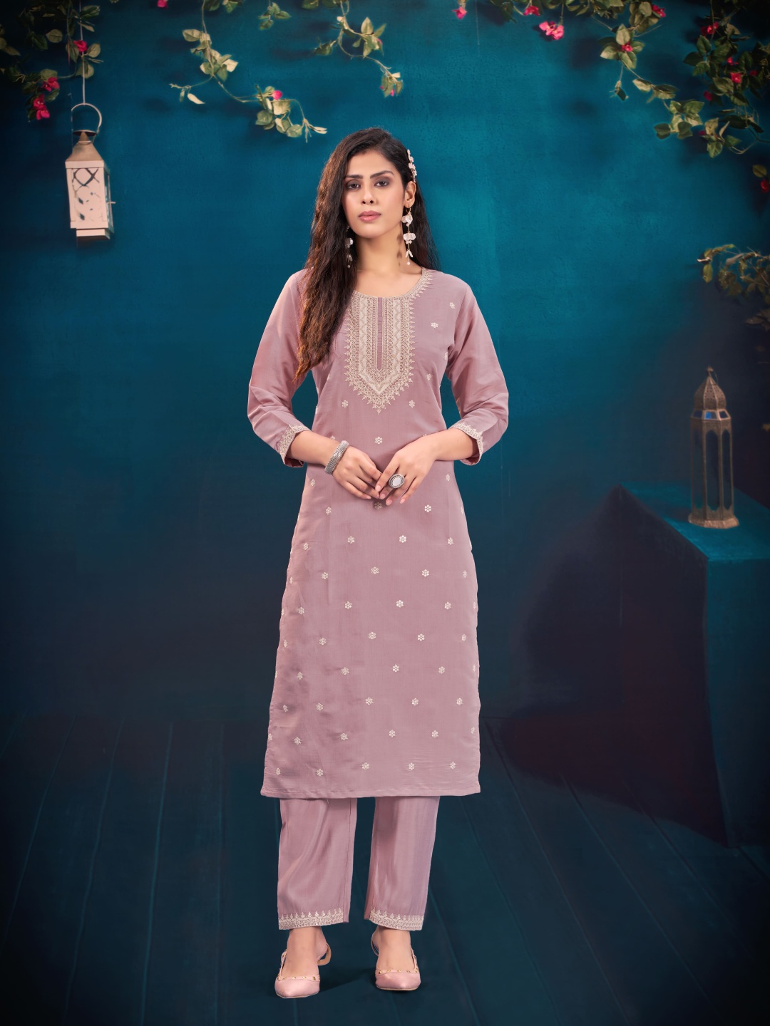 

Raave Women Ethnic Motifs Embroidered Regular Thread Work Kurti with Trousers, Pink