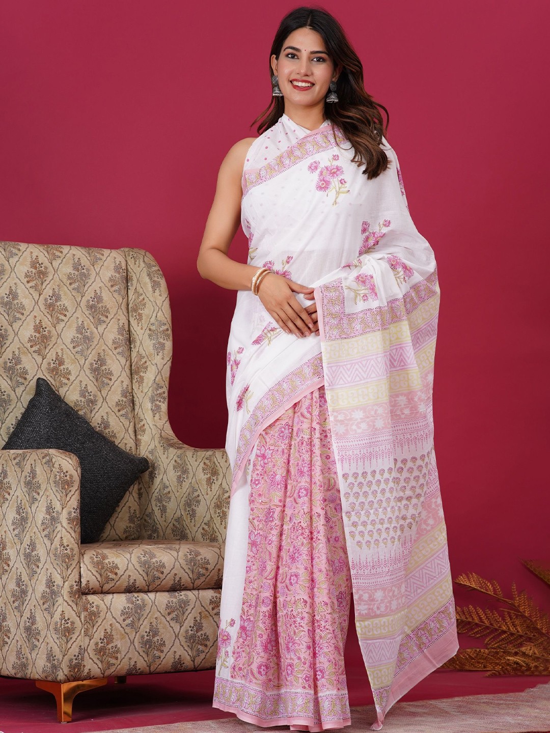 

Shivanya Handicrafts Floral Pure Cotton Block Print Saree, White