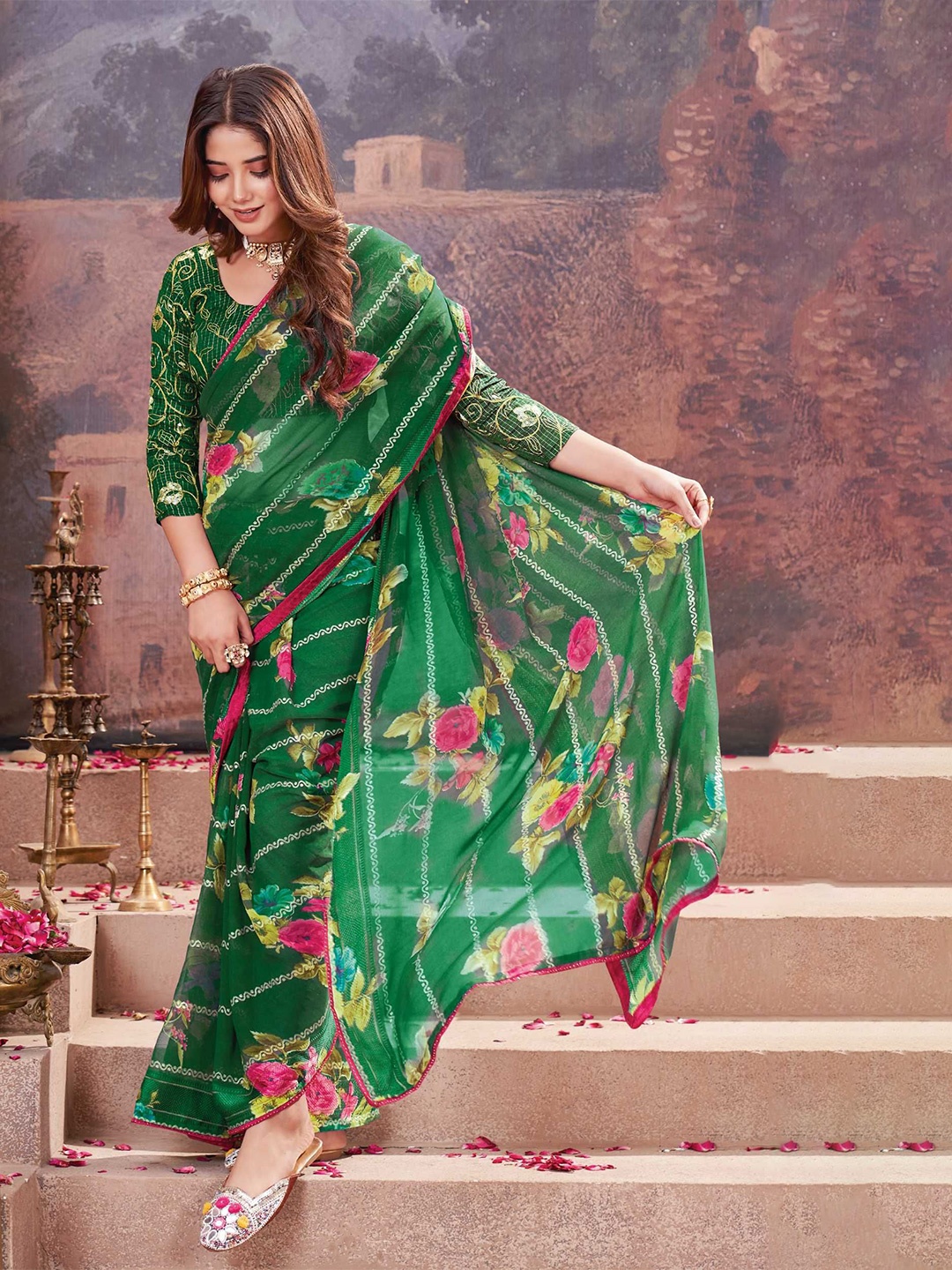 

DIVASTRI Floral Printed Saree, Green