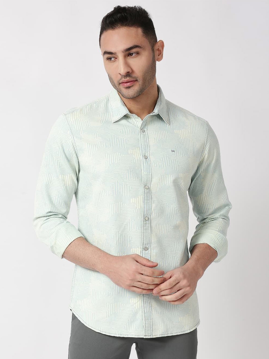

Basics Men Relaxed Fit Spread Collar Abstract Printed Cotton Casual Shirt, Blue