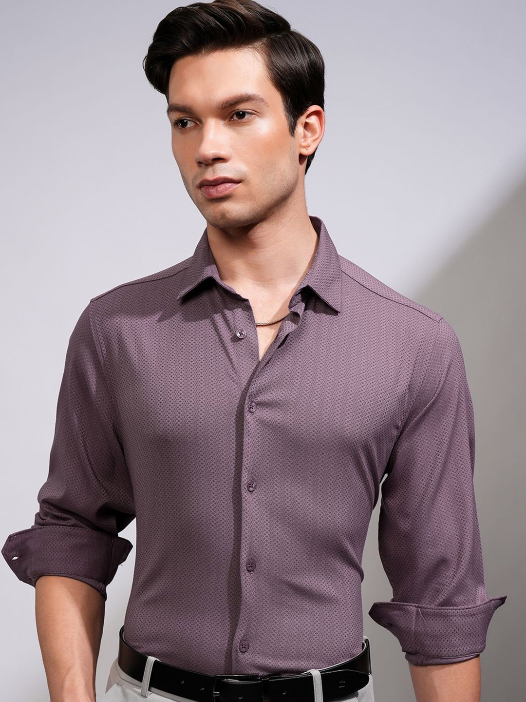 

HIGHLANDER Men Spread Collar Textured Formal Shirt, Mauve