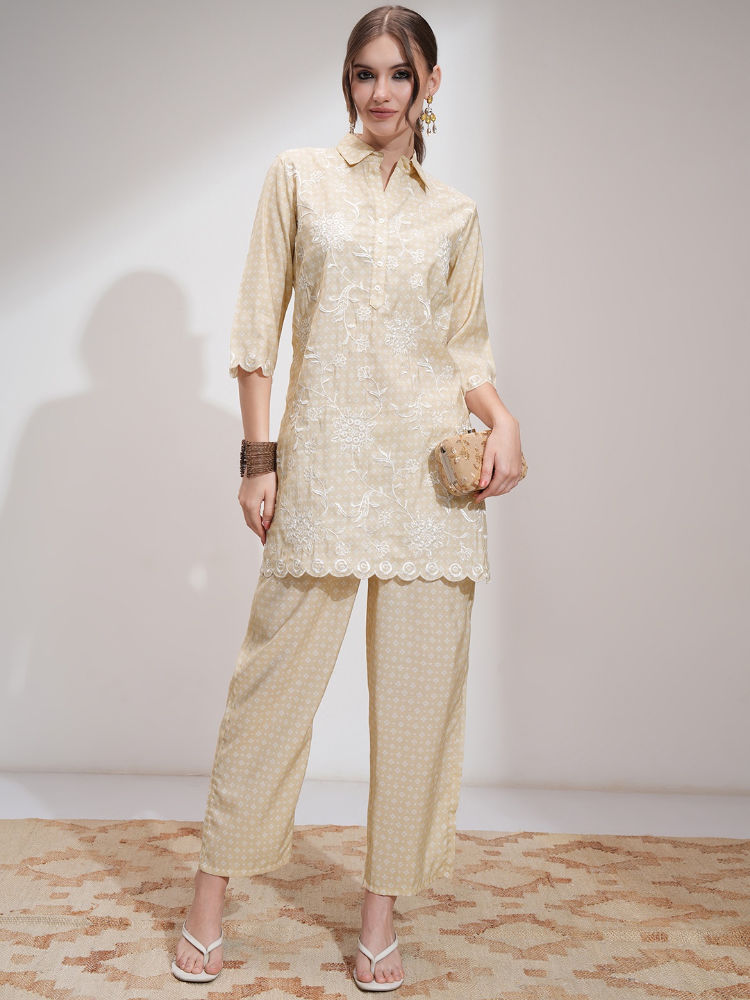 

Vishudh Women Embroidered Tunic With Regular Pants Co-Ord Set, Beige