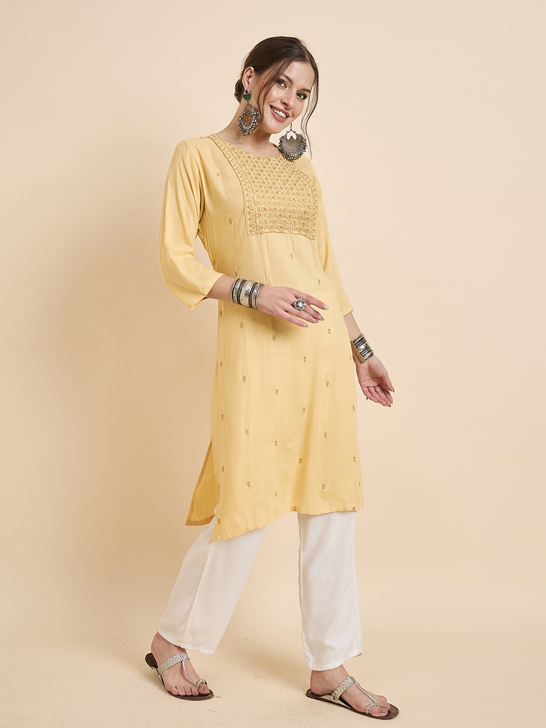 

Anouk Rustic Floral Embroidered Sequinned Round Neck Straight Kurta, Cream