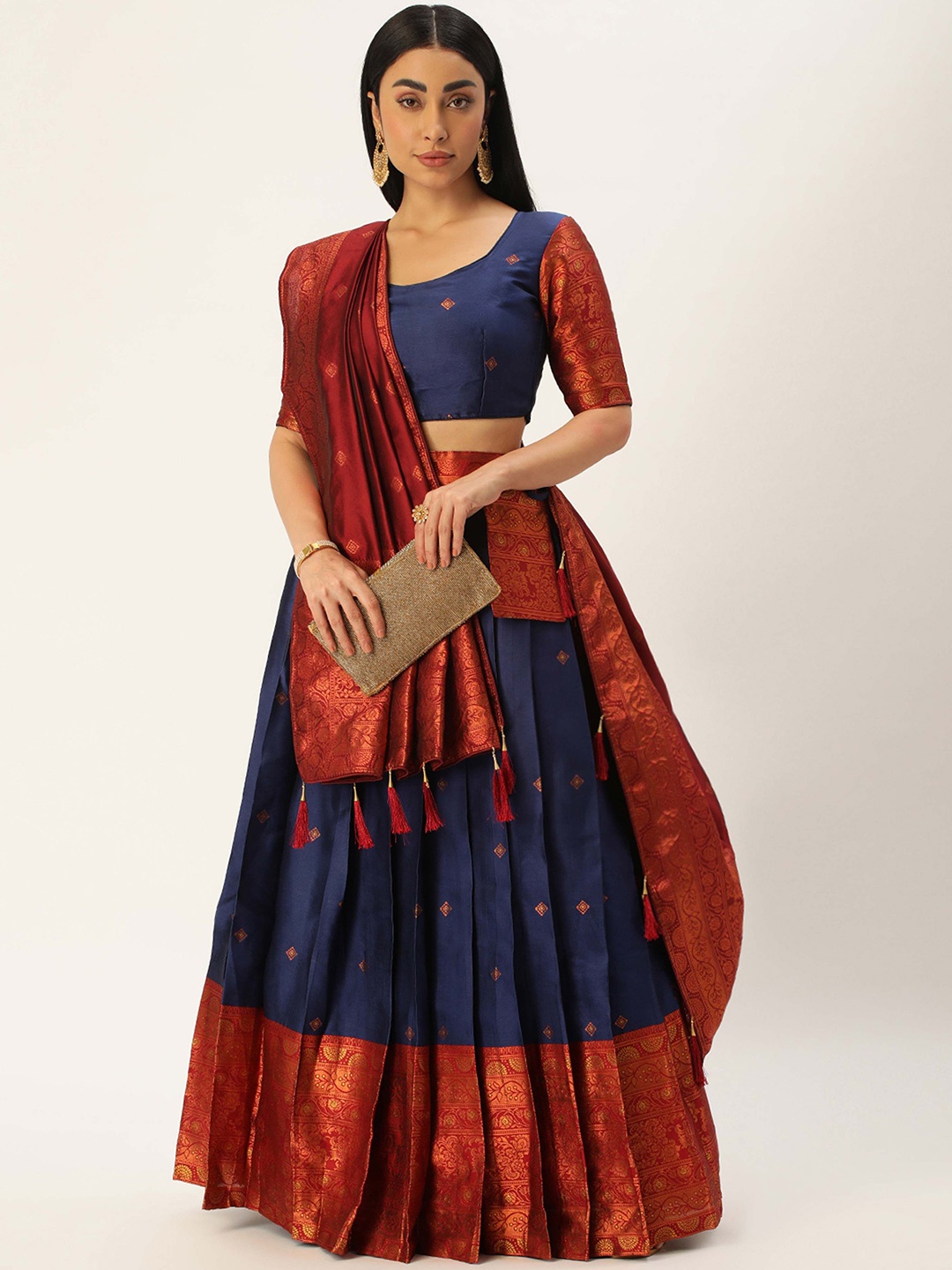 

DIVASTRI Woven Design Zari Work Silk Semi-Stitched Lehenga Choli With Belt, Navy blue