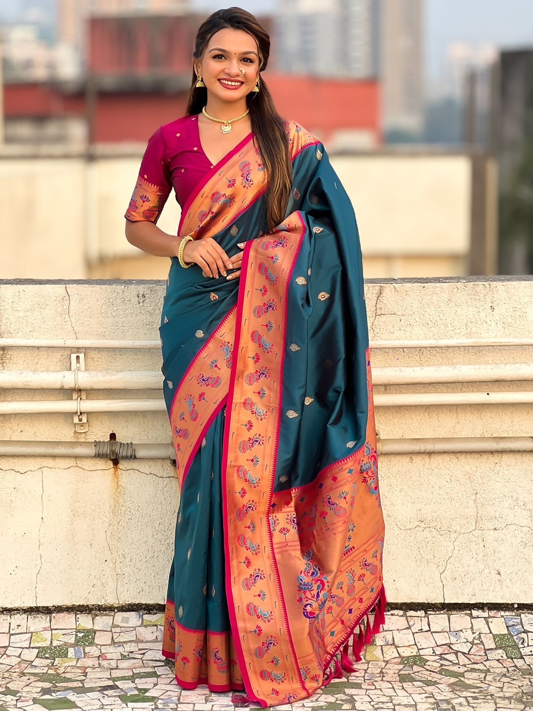 

DIVASTRI Woven Design Zari Paithani Saree, Teal