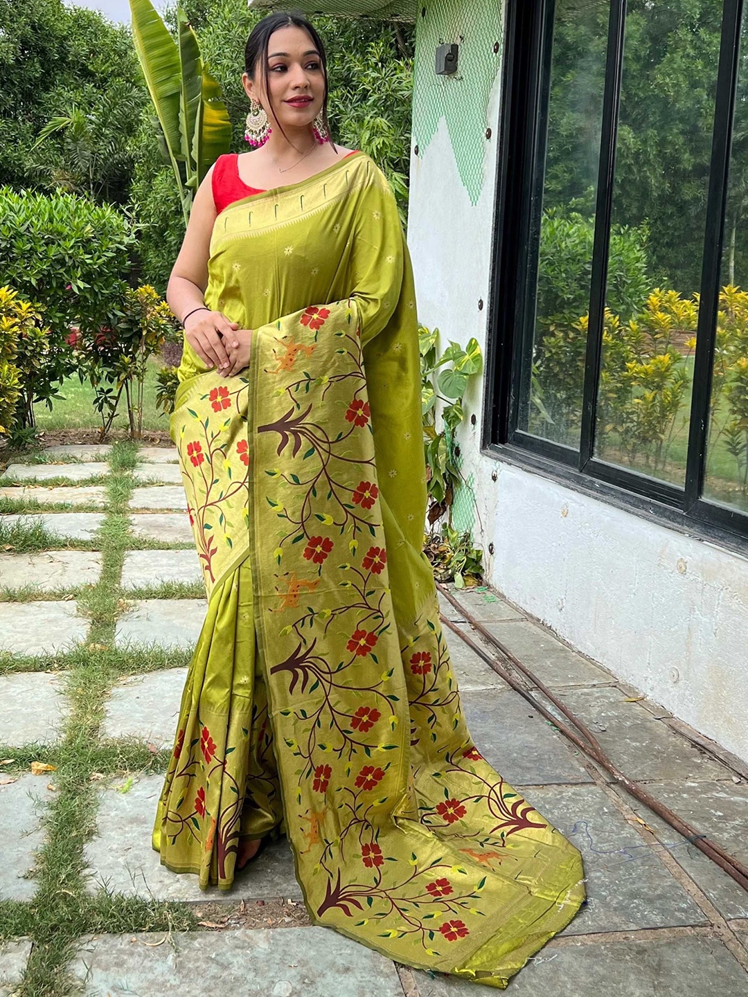 

DIVASTRI Woven Design Zari Paithani Saree, Olive