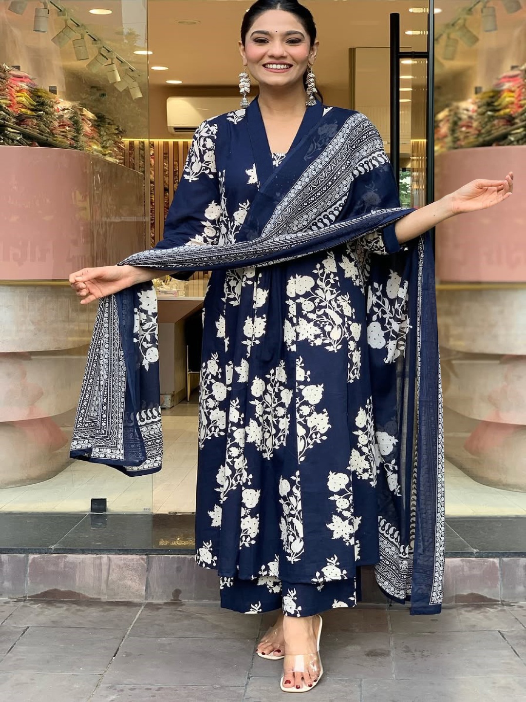 

DIVASTRI Ethnic Motifs Printed V Neck A-Line Kurta with Palazzos & Dupatta, Blue