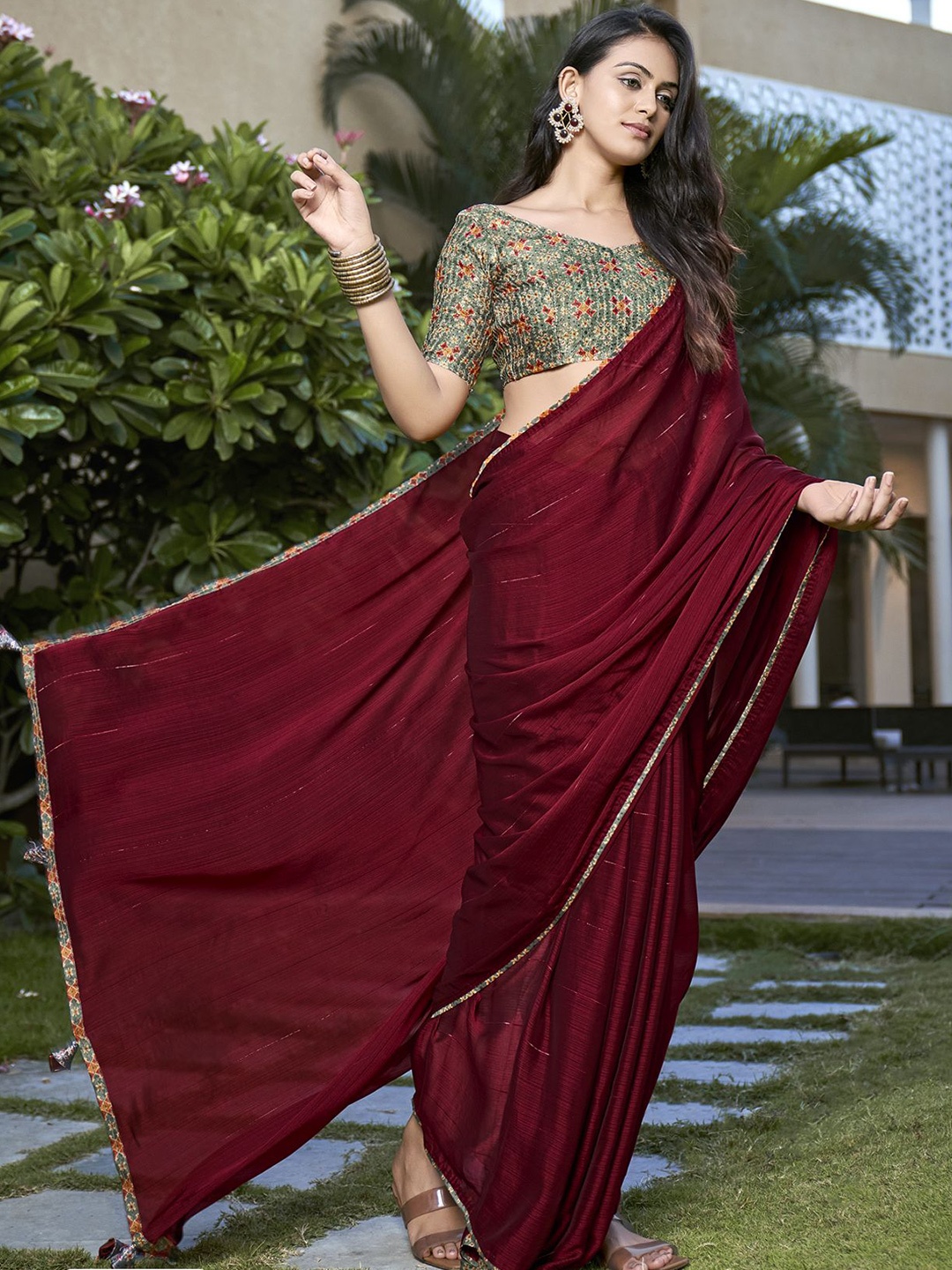 

VIRENDRA TEXTILES Striped Pure Chiffon Saree, Maroon