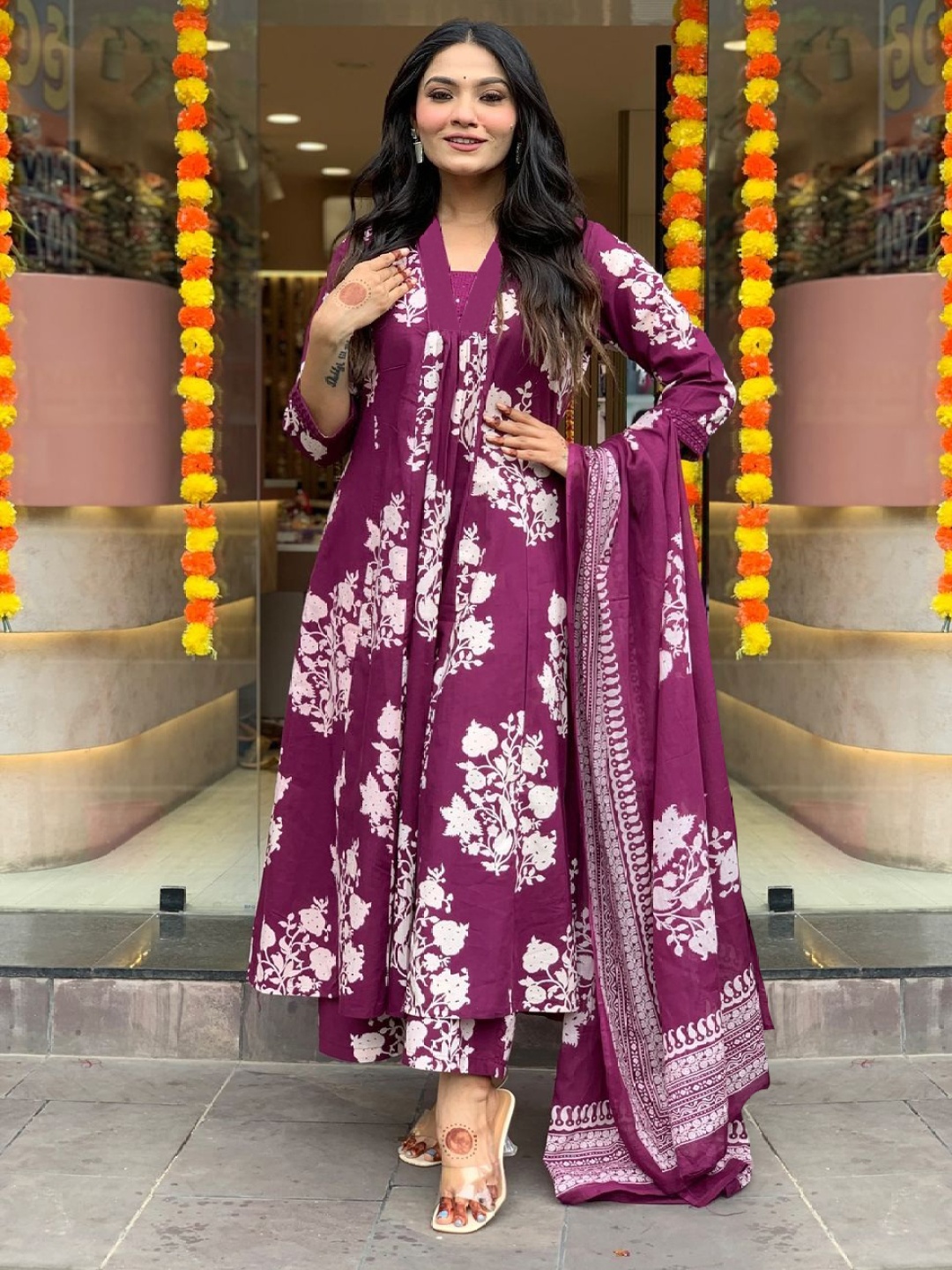 

DIVASTRI Floral Printed V-Neck Anarkali Kurta With Palazzos And Dupatta, Burgundy