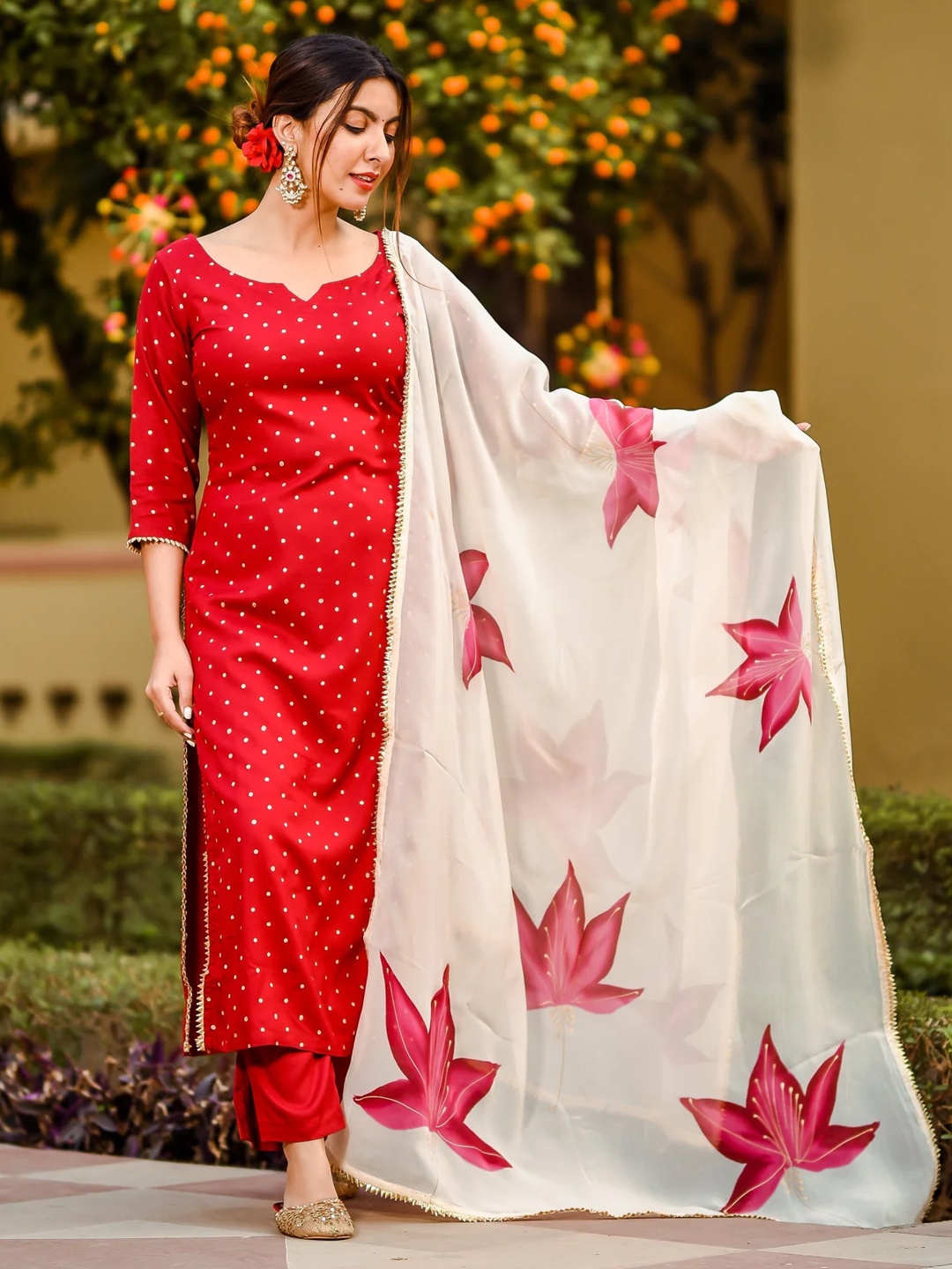 

DIVASTRI Floral Printed Straight Kurta With Trouser And Dupatta, Red