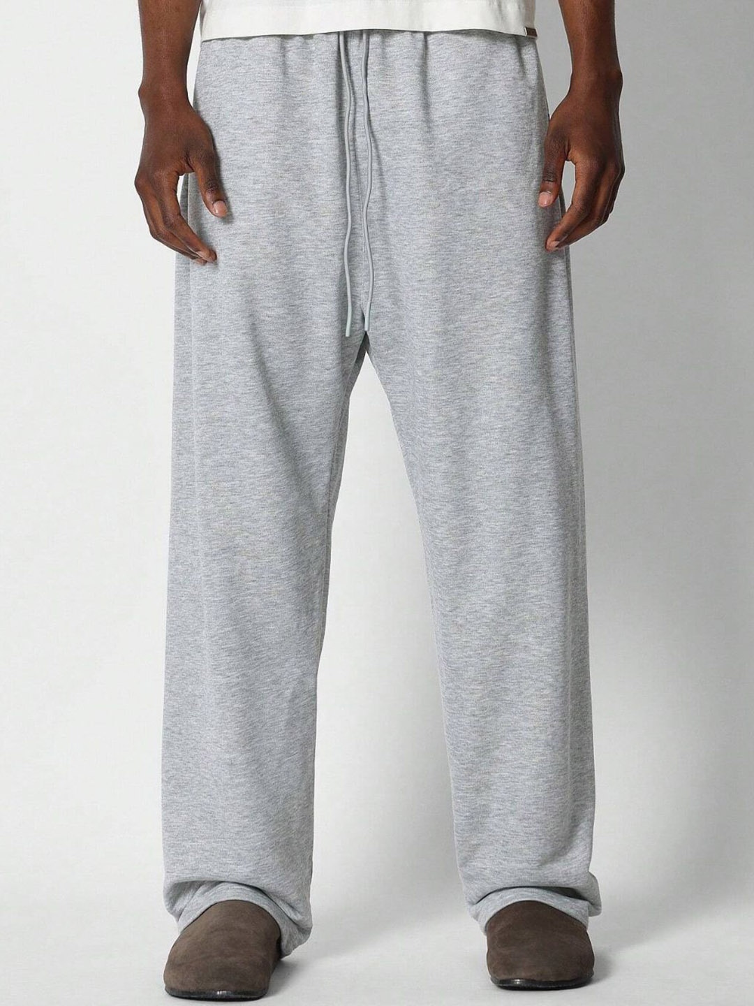 

FLYNOFF Men Relaxed Loose Fit Easy Wash Trousers, Grey