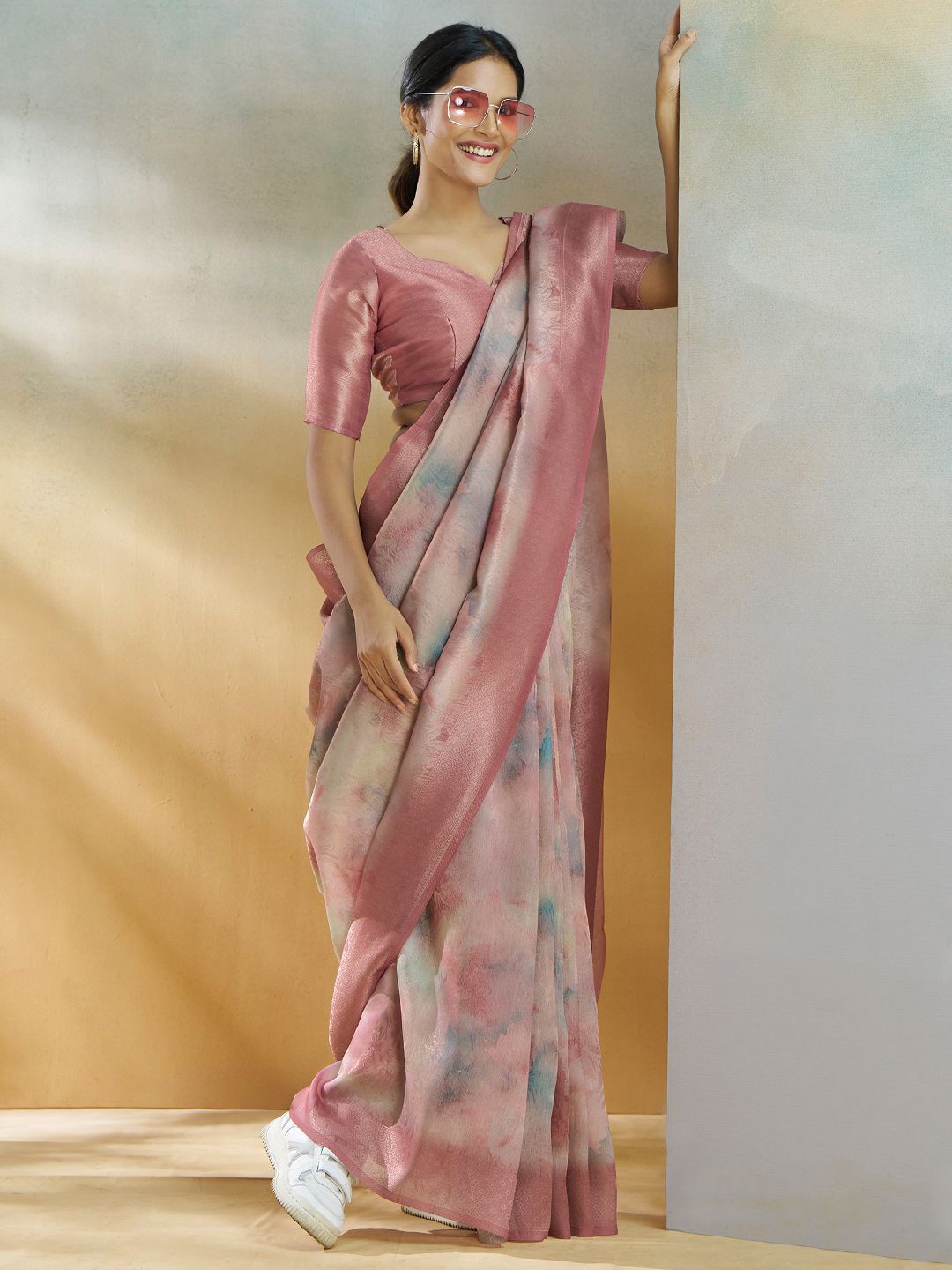 

LeeliPeeri Designer Printed Ethnic Motifs Zari Saree, Pink