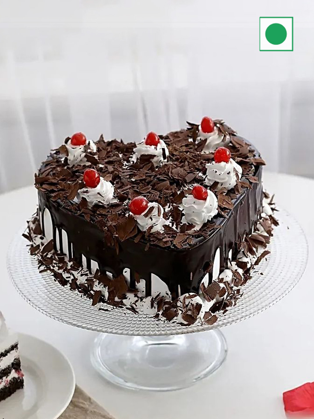 

fnp Black Forest Flavor Eggless Heart Cake - 1.5Kg