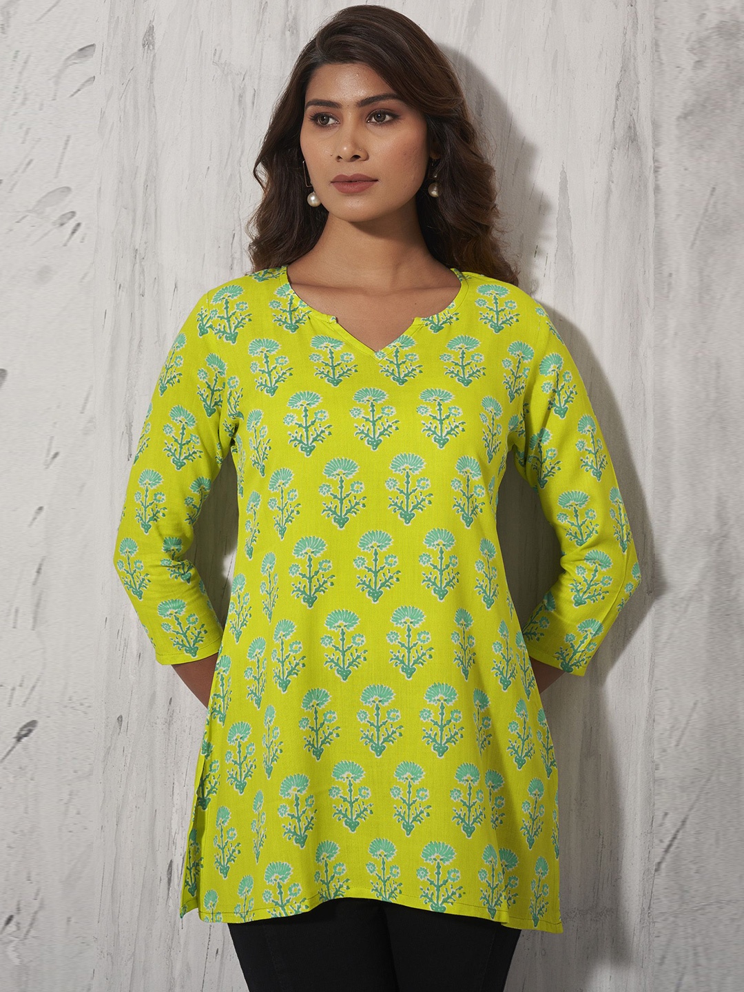 

Anouk Women Floral Printed Kurti, Lime green