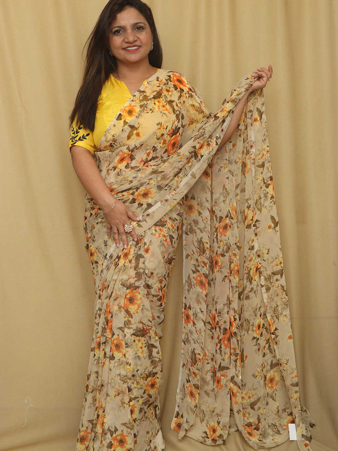 

Luxurionworld Floral Printed Pure Georgette Saree, Cream