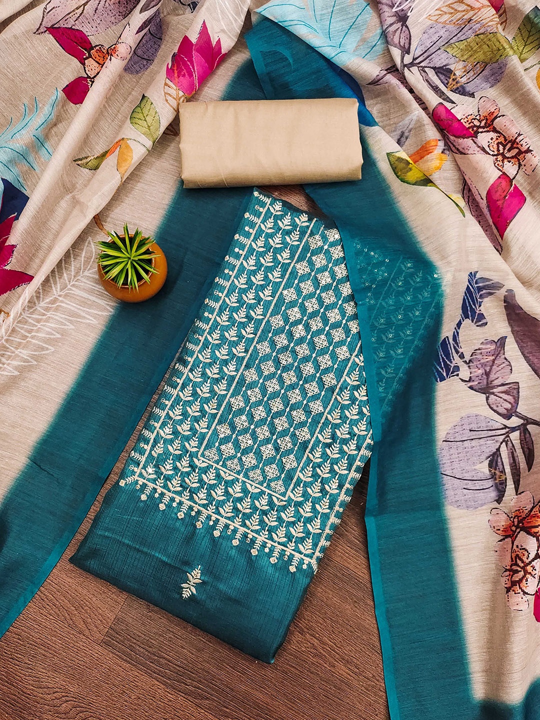 

HERE&NOW Floral Embroidered Unstitched Dress Material, Teal