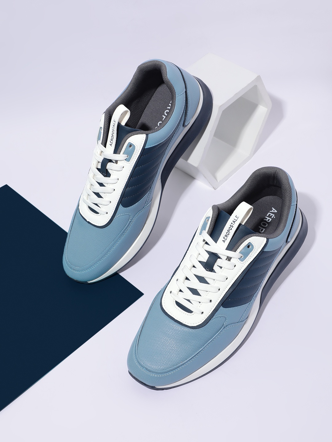 

Aeropostale Men Colourblocked Everyday Sneakers, Blue