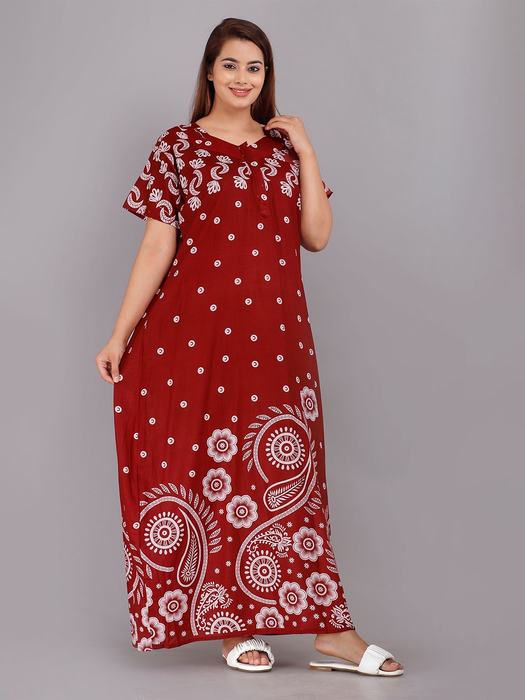 

PR PINK ROYAL Women Printed Maxi Nightdress, Maroon