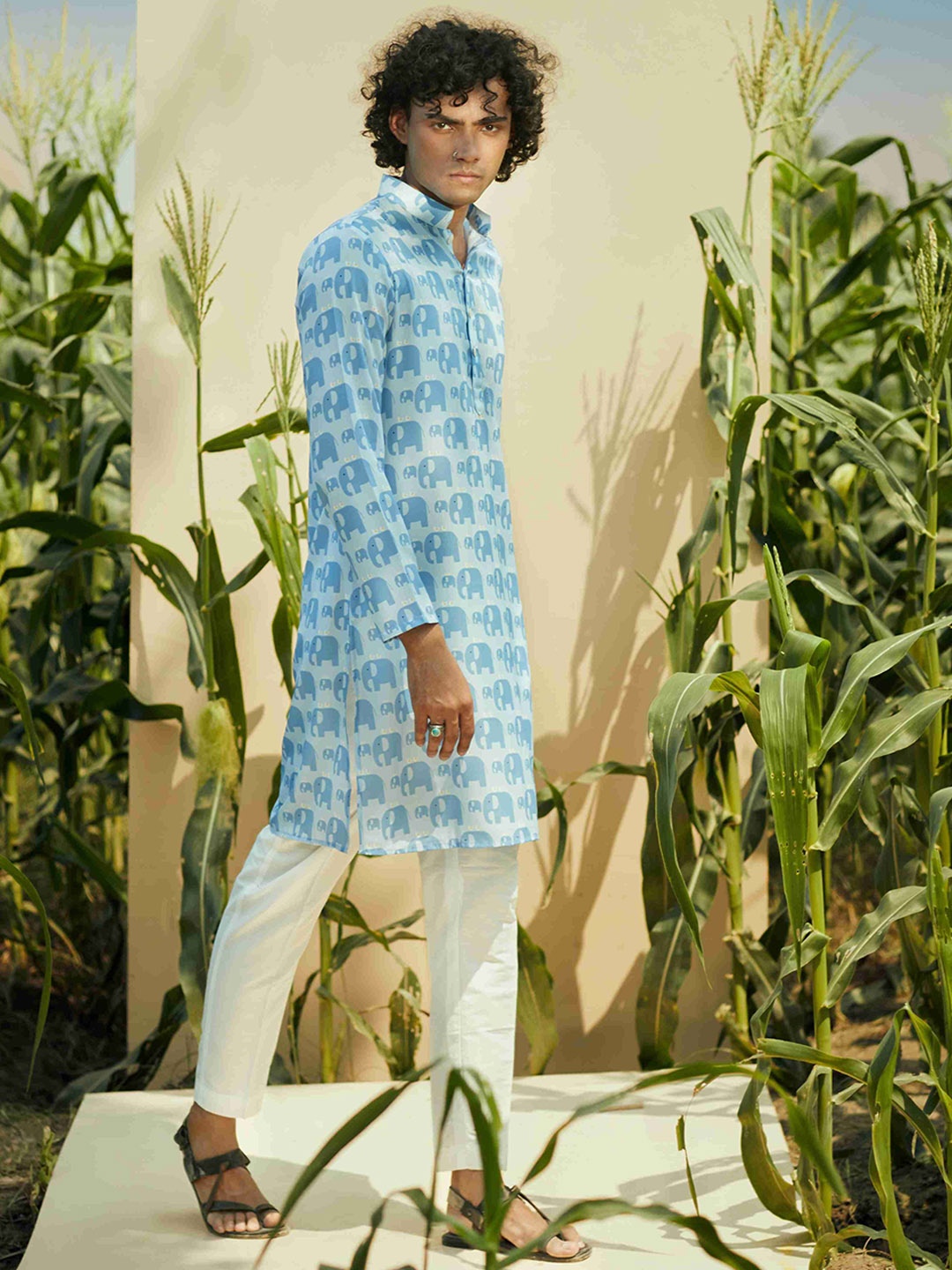 

Eleven BrothersGeometric Printed Regular Mandarin Collar Straight Kurta With Trousers, Blue