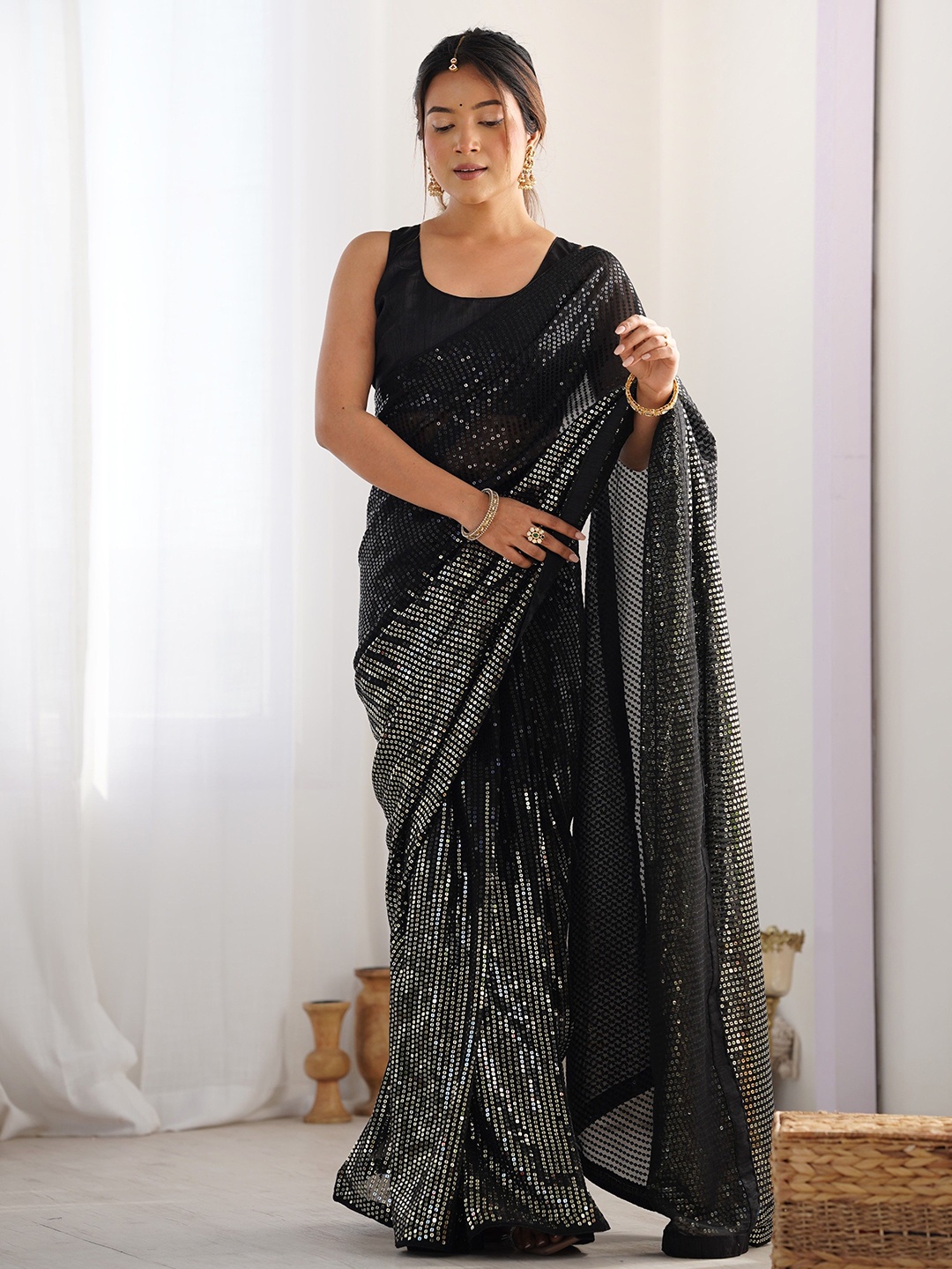 

Moda Rapido Embellished Sequinned Pure Georgette Handloom Saree, Black