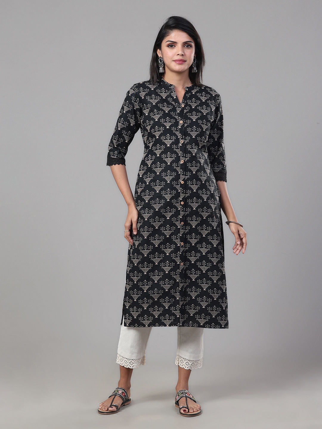 

Vismay Floral Printed Mandarin Collar Cotton Straight Kurta, Black