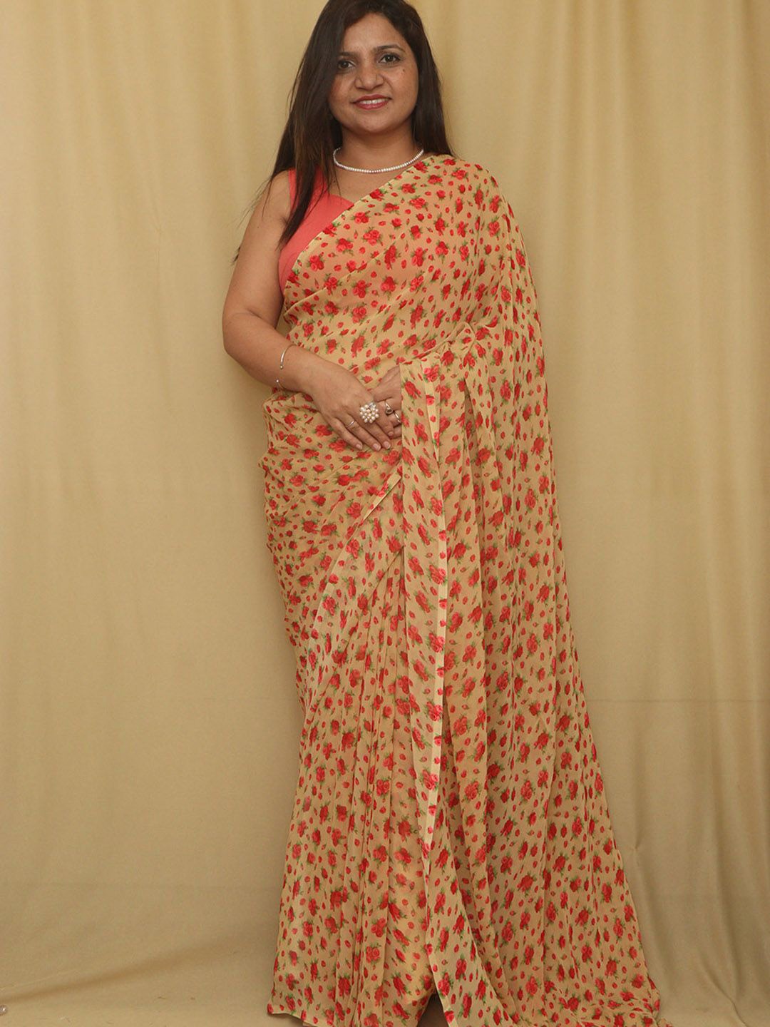

Luxurionworld Floral Pure Georgette Saree, Cream