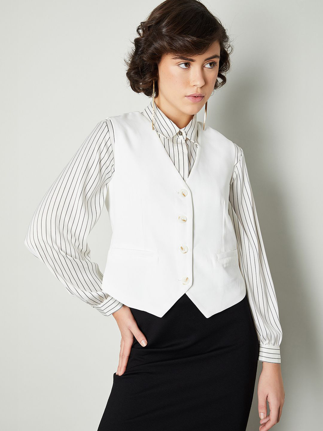 

max Woven V-Neck Waistcoat, White