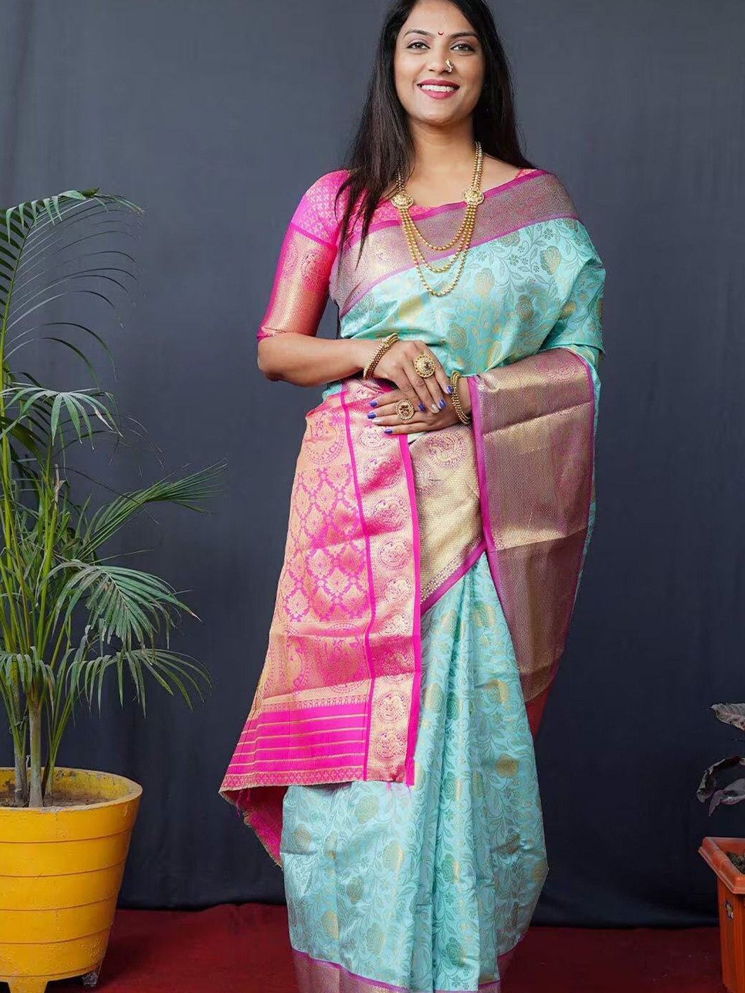 

SILKWEAR Woven Design Zari Banarasi Saree, Sea green