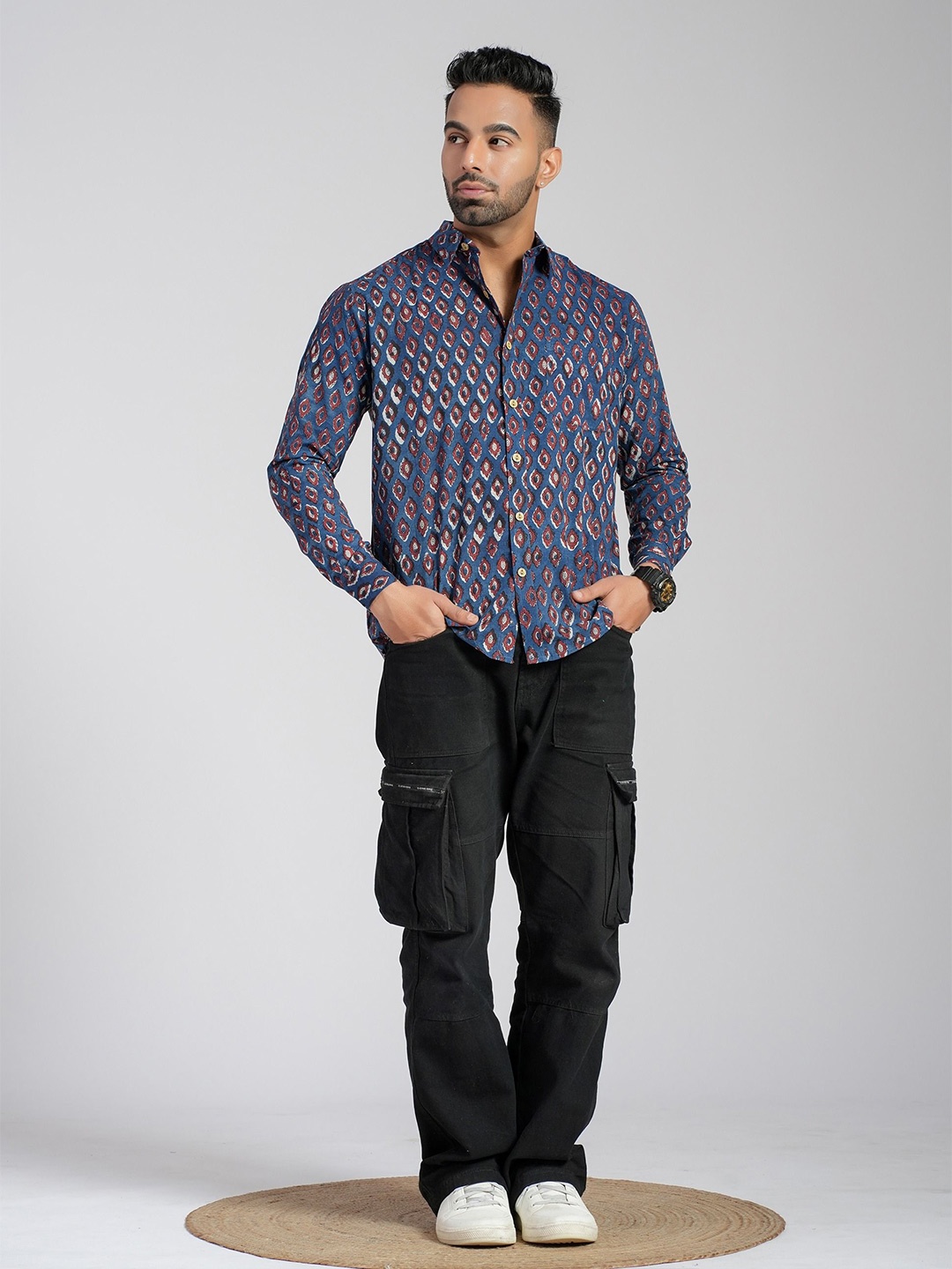 

Cotton Curio Men Comfort Fit Spread Collar Abstract Printed Cotton Casual Shirt, Navy blue