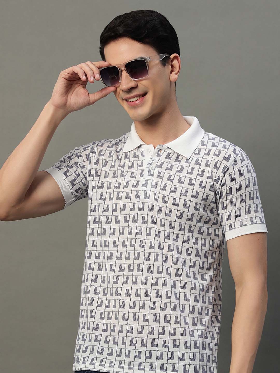 

SIMPLE SOLUTION Men Geometric Printed Polo Collar Cotton T-shirt, White