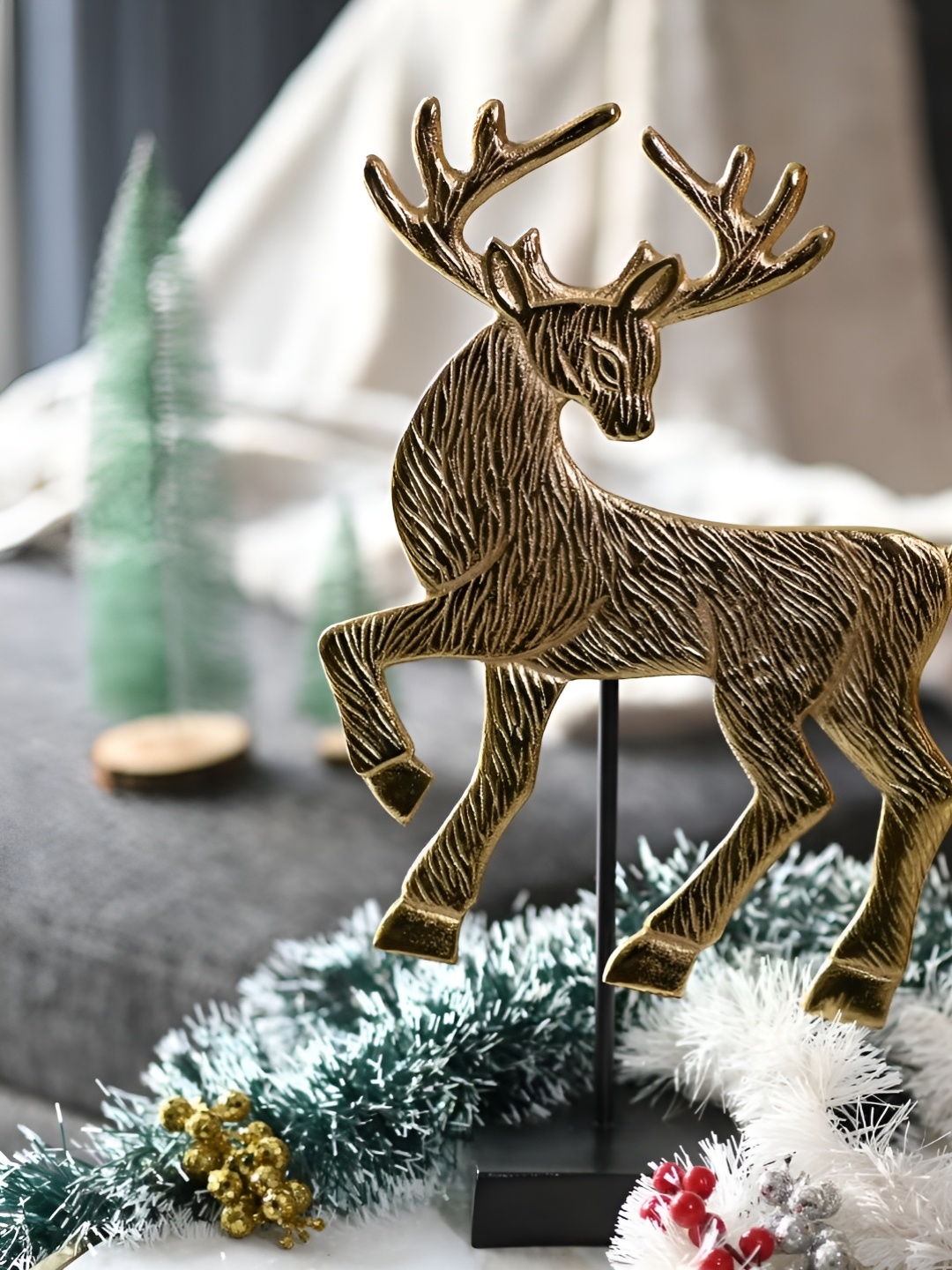 

Sammsara Gold-Toned Sparkle Reindeer Birds And Animals Figurine Showpiece