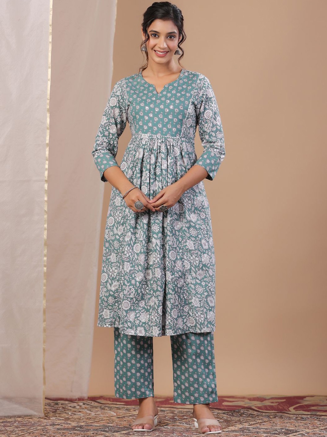 

Sangria Floral Printed Gotta Patti Work Empire Anarkali Pure Cotton Kurta With Trousers, Green