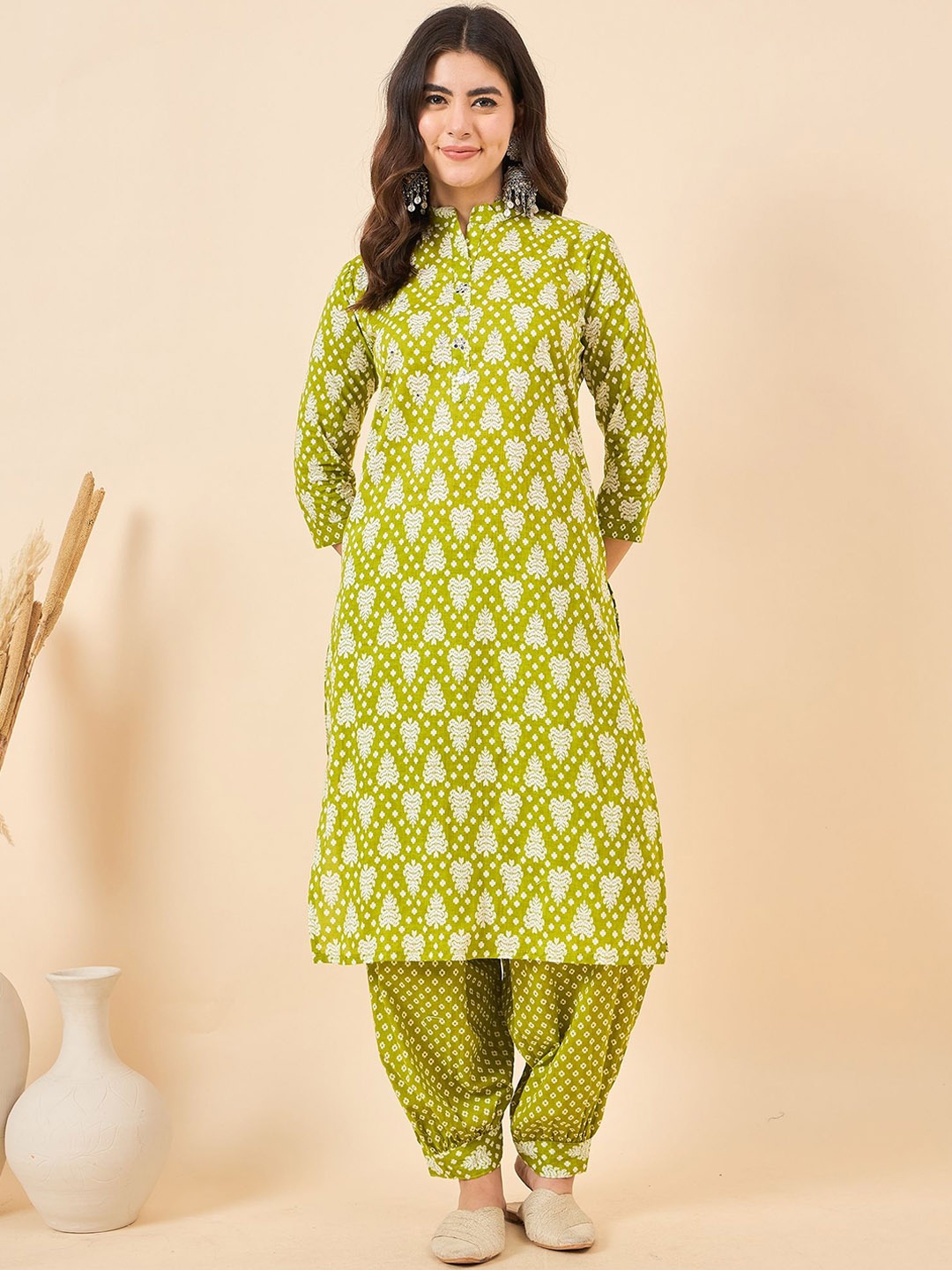 

Anouk Green Ethnic Motifs Printed Band Collar Pure Cotton Kurta With Harem Pants