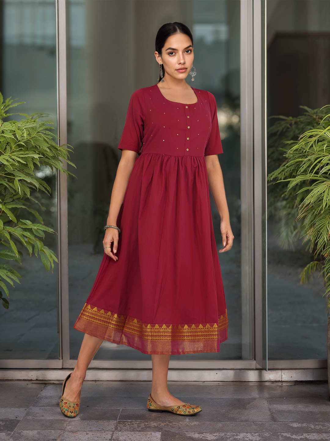 

Taavi Pleated A-Line Tie-Up Back Woven Legacy Kurta, Maroon