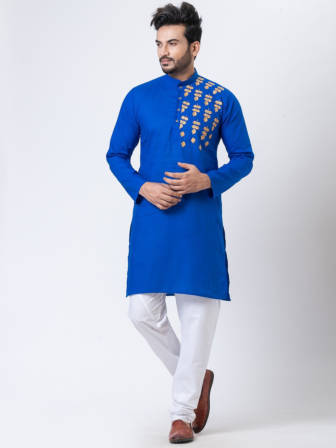 

Rainbow Cloths Embroidered Thread Work Straight Kurta, Blue