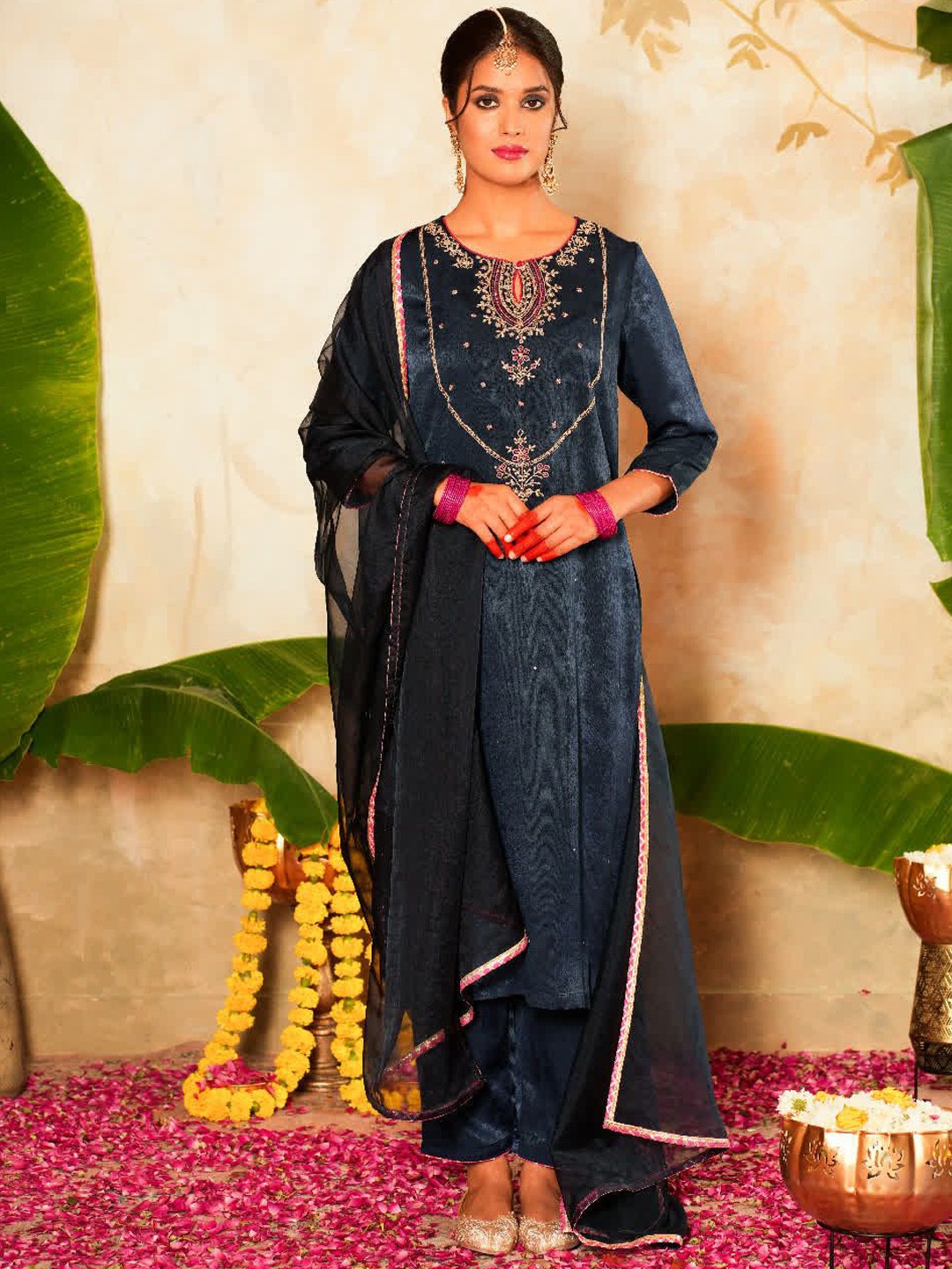 

Sangria Blue Floral Embroidered Velvet Keyhole Neck Straight Kurta With Trousers & Dupatta, Navy blue