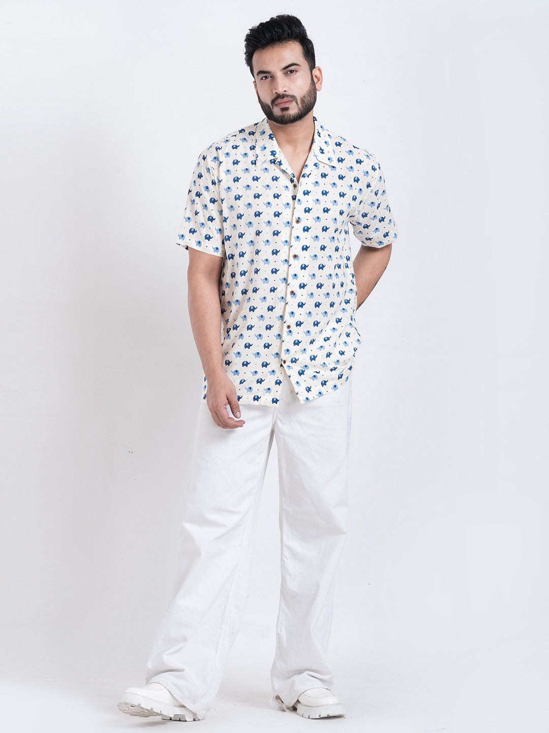 

Kartikeya Jaipur Men Straight Fit Cuban Collar Conversational Printed Cotton Casual Shirt, Off white