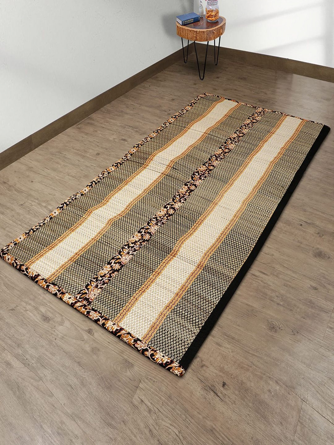 

HOKIPO Black & Beige Eco-Friendly Natural Madurkathi Chatai Mat