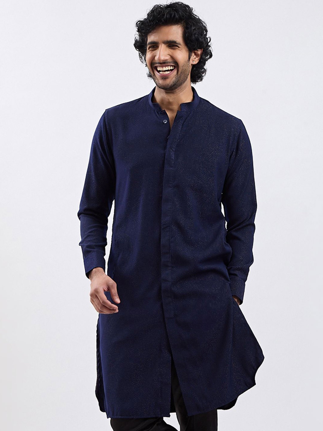 

VASTRAMAY Mandarin Collar Glitter Straight Kurta, Navy blue